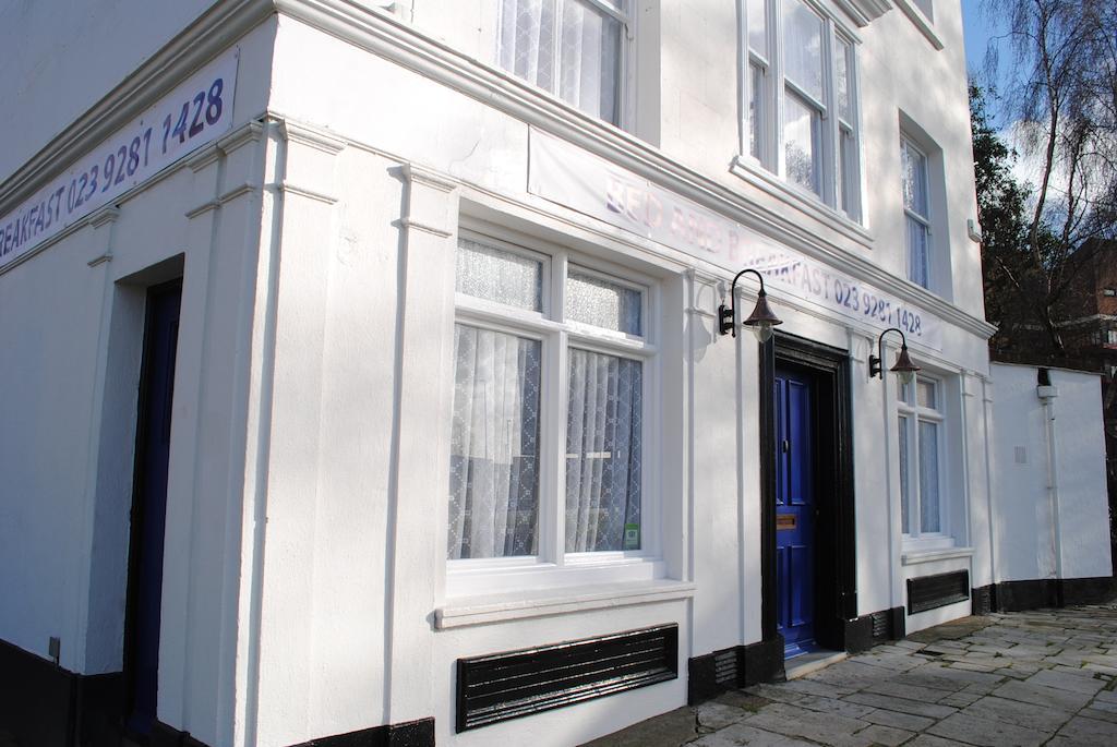 Ferry House Lodge Portsmouth Esterno foto